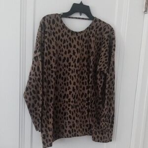 Leopard Print Long sweater, vneck back , large
